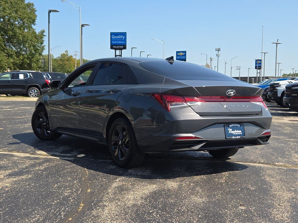 2023 Hyundai Elantra SEL photo 10