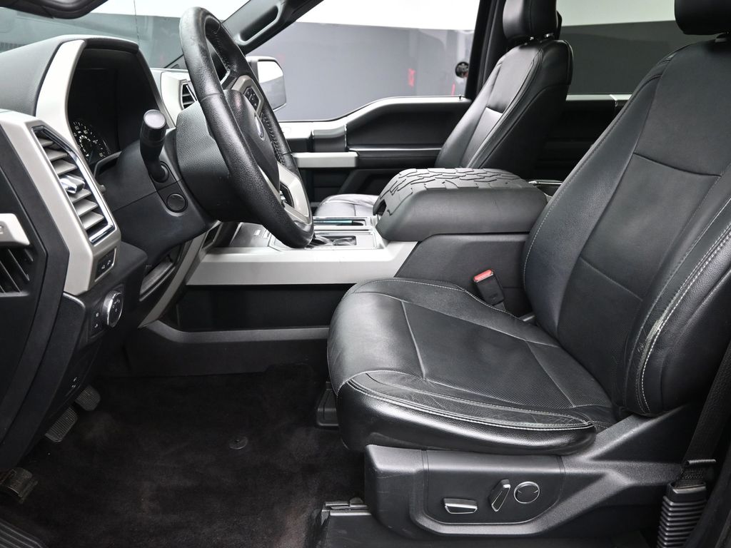 2015 Ford F-150 XLT photo 11