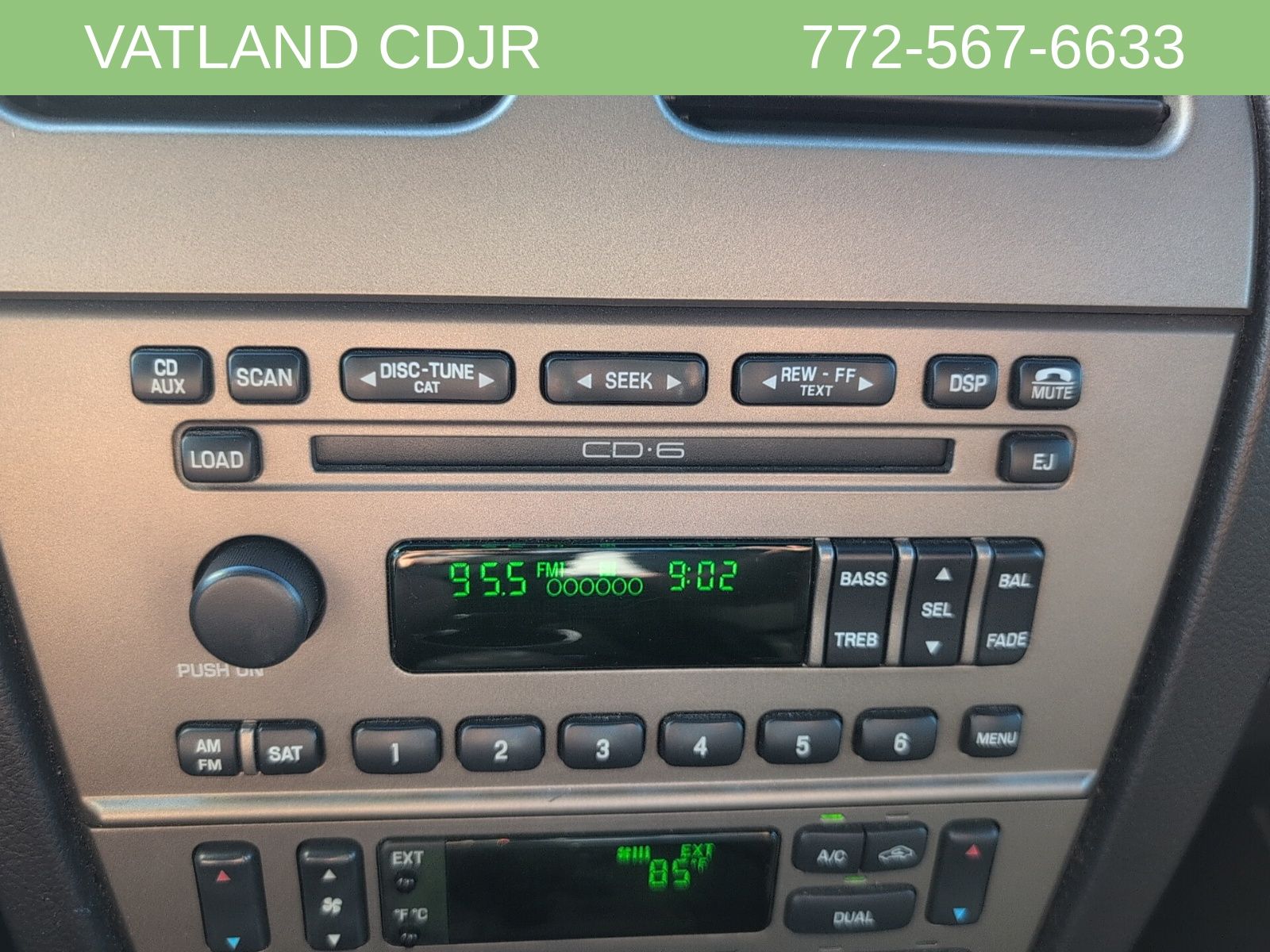 2004 Ford Thunderbird photo 14