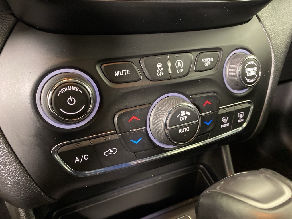 2019 Jeep Cherokee Limited photo 4