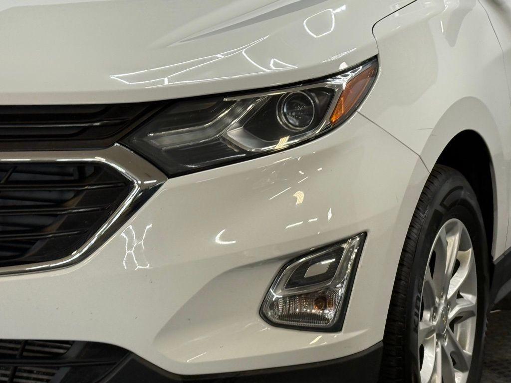 2018 Chevrolet Equinox LT photo 4