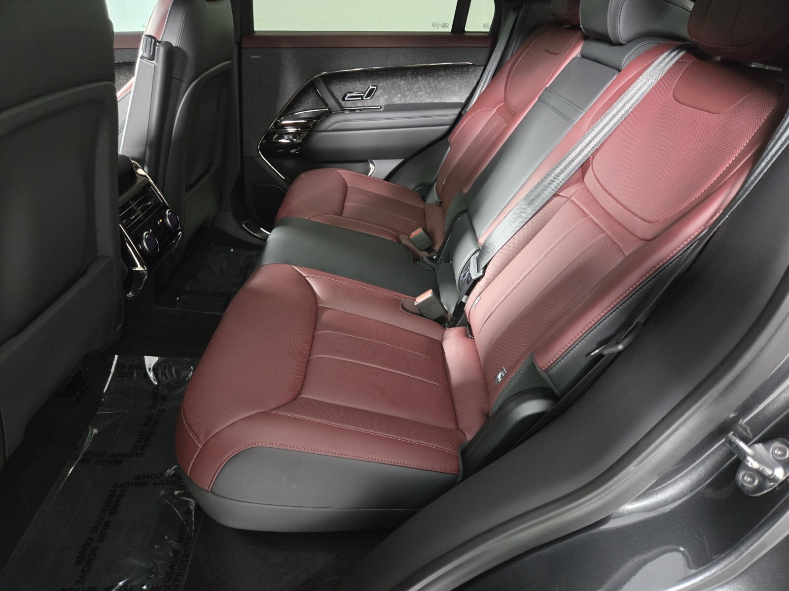 2025 Land Rover Range Rover Sport SE photo 4