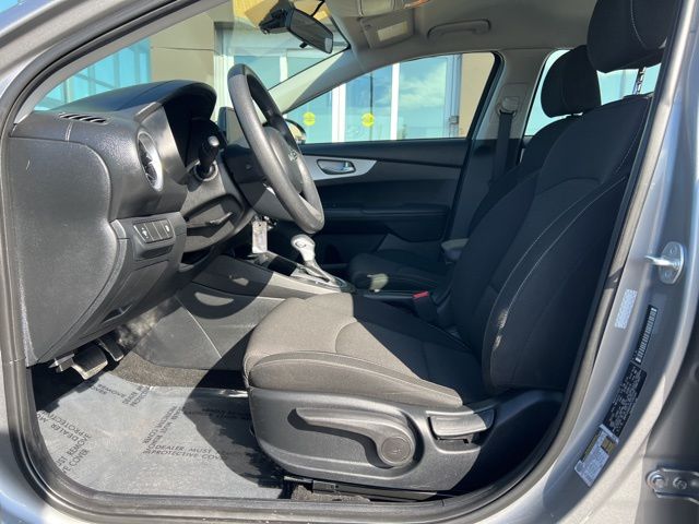 2023 Kia Forte LXS photo 5