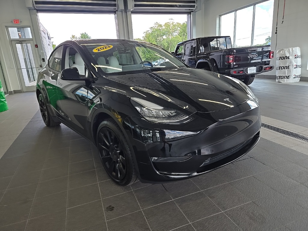 2023 Tesla Model Y Long Range photo 5