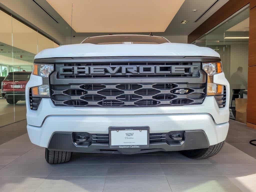 2024 Chevrolet Silverado Custom photo 4