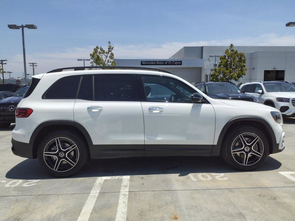 2024 Mercedes Benz GLB 250 4MATIC photo 4