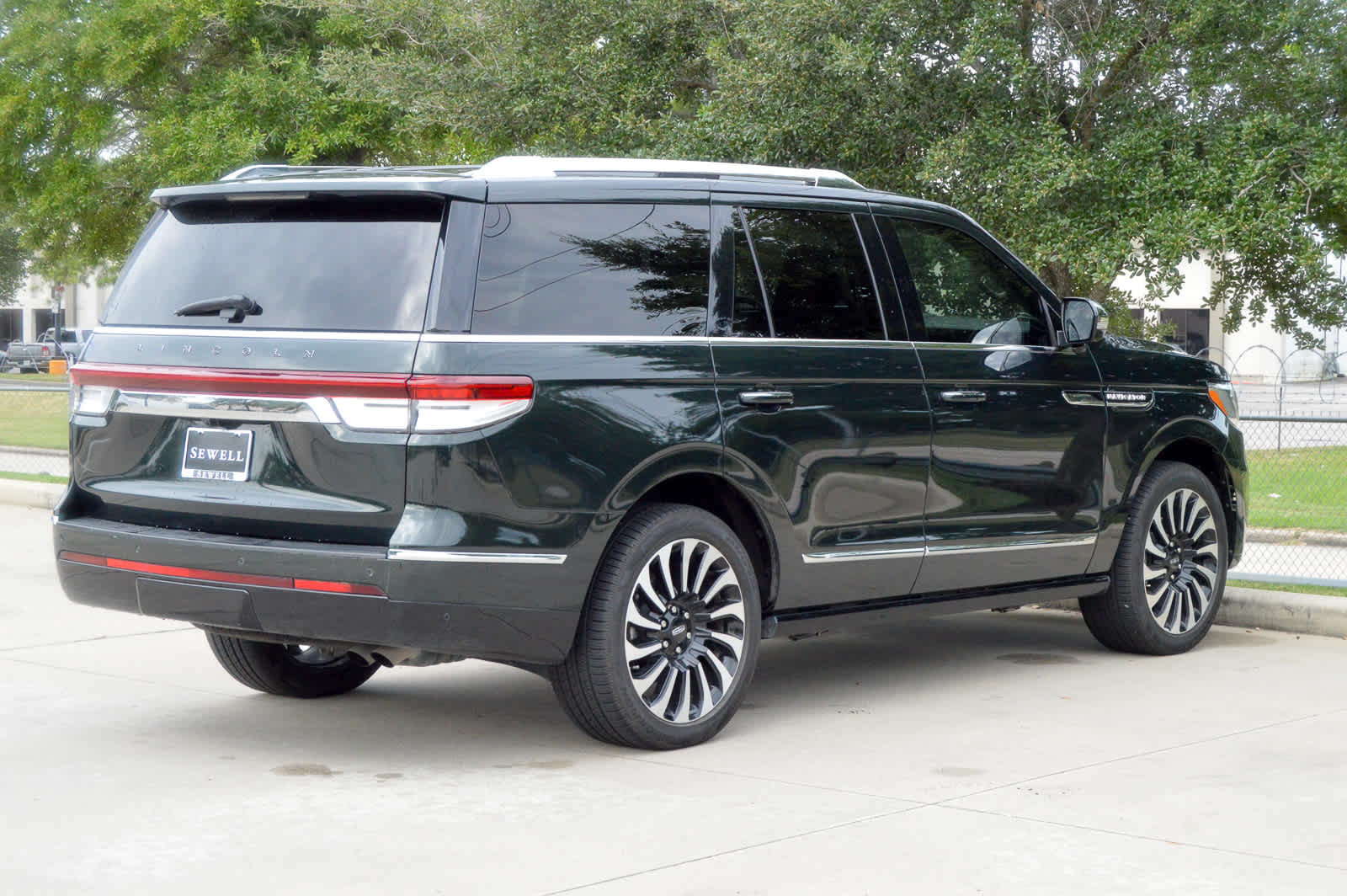 2023 Lincoln Navigator Black Label photo 4