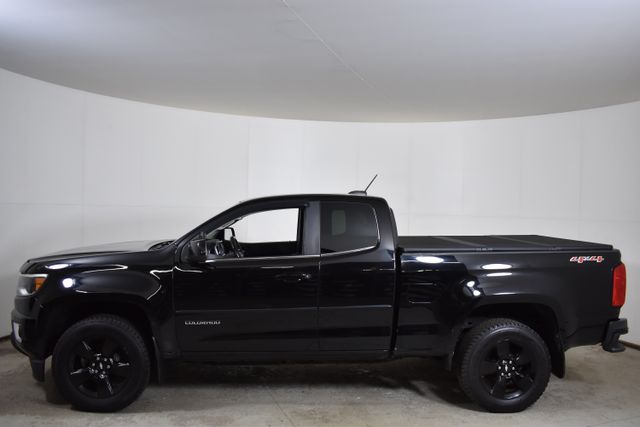 2016 Chevrolet Colorado LT photo 2