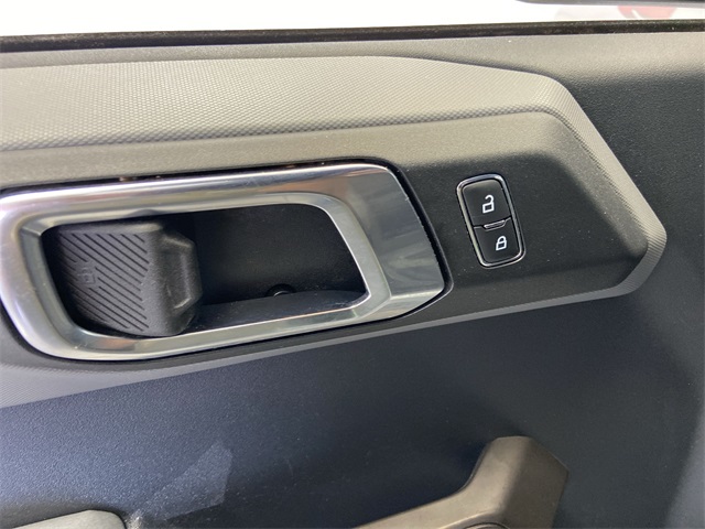 2022 Ford Bronco Black Diamond photo 22