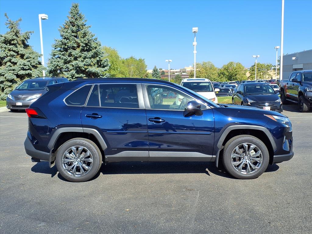 2025 Toyota RAV4 Hybrid XLE Premium photo 2