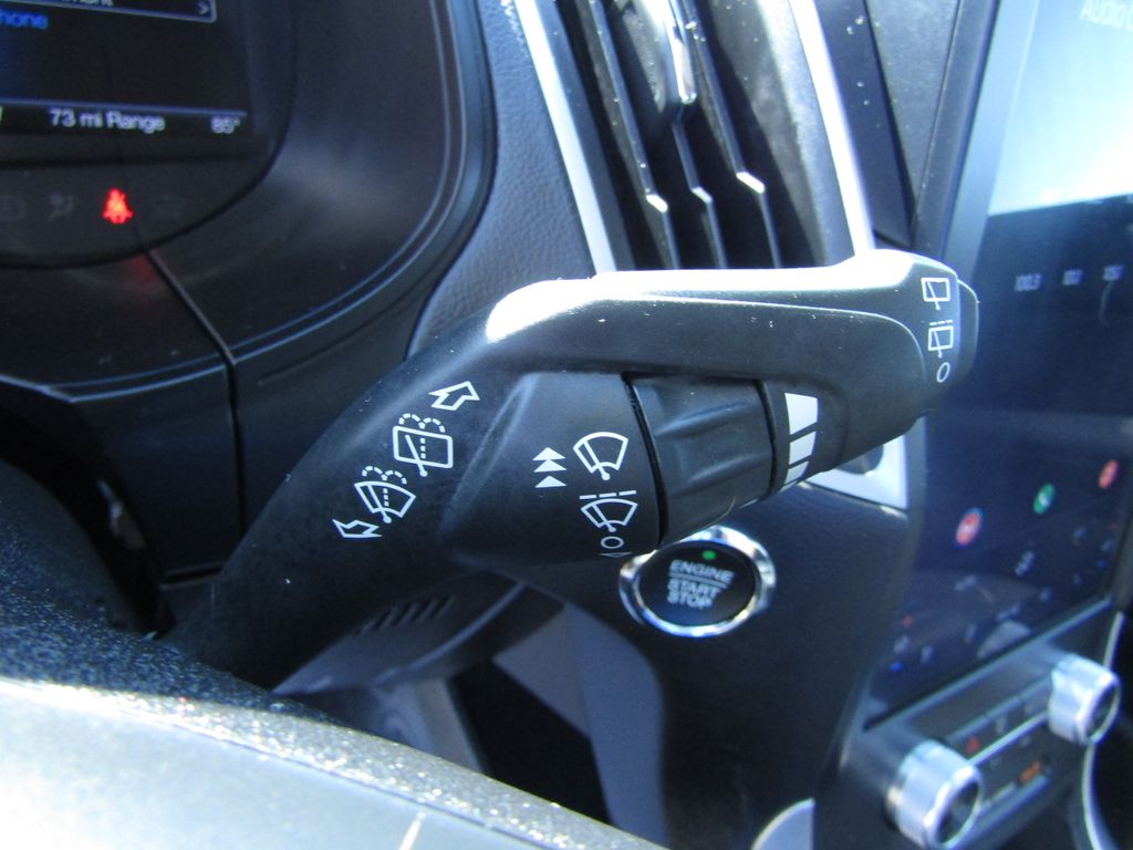 2022 Ford Edge SEL photo 22
