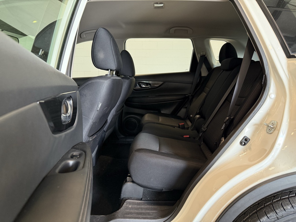 2017 Nissan Rogue S photo 7