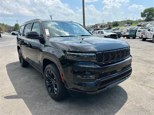 2024 Jeep Grand Wagoneer II photo 4
