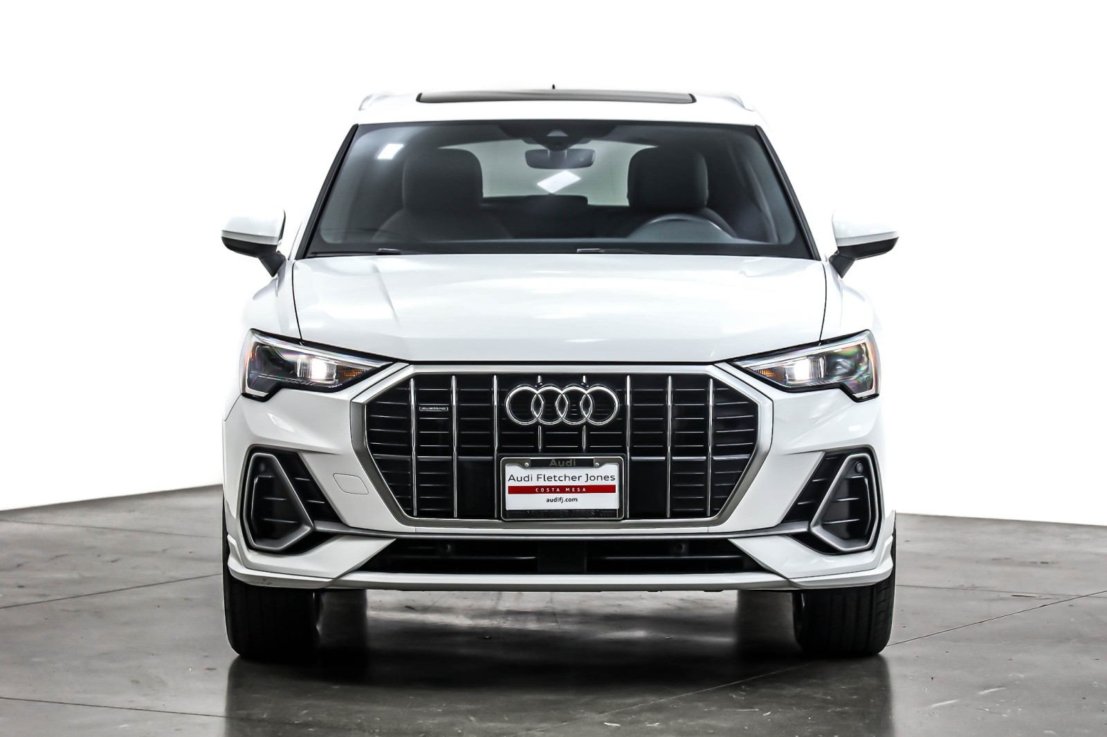 2022 Audi Q3 S line Premium 45 TFSI photo 2