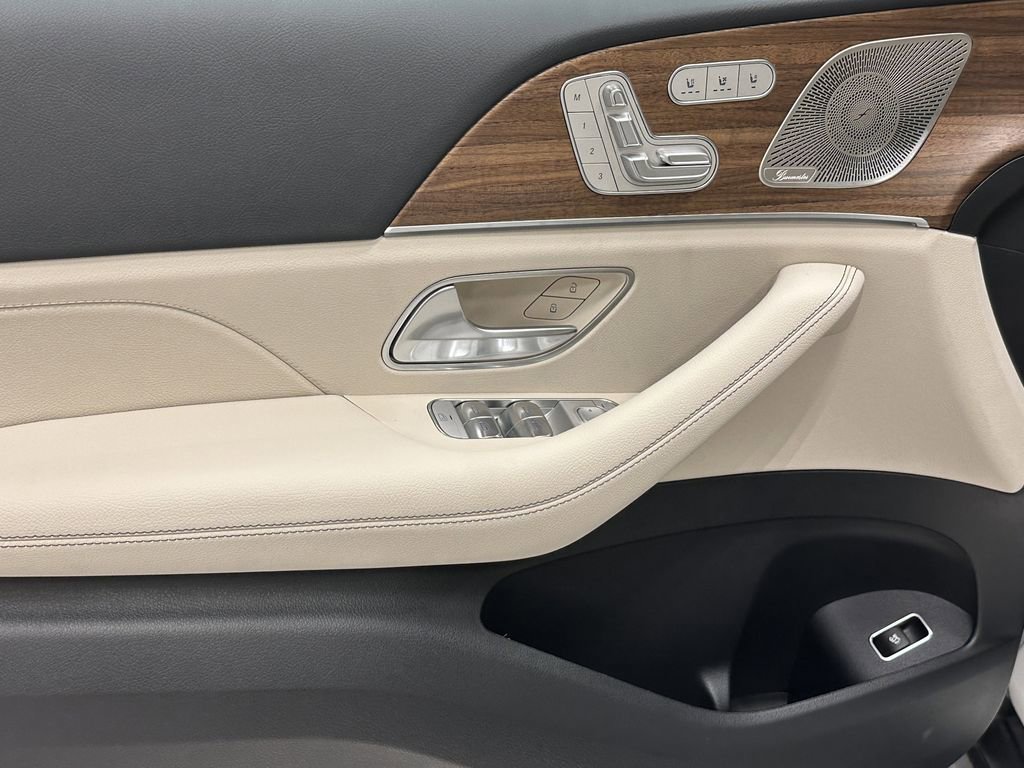 2026 Mercedes Benz GLS 450 4MATIC photo 7