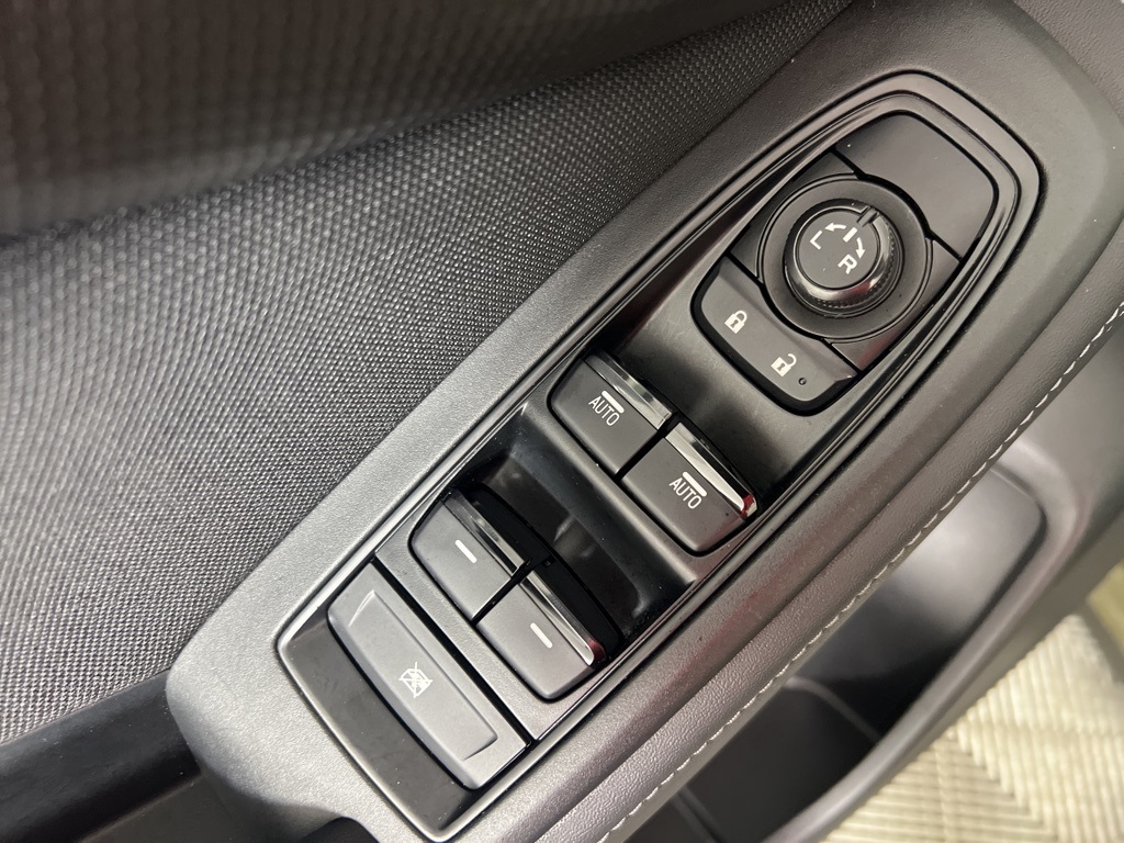 2024 Subaru Forester Premium photo 17
