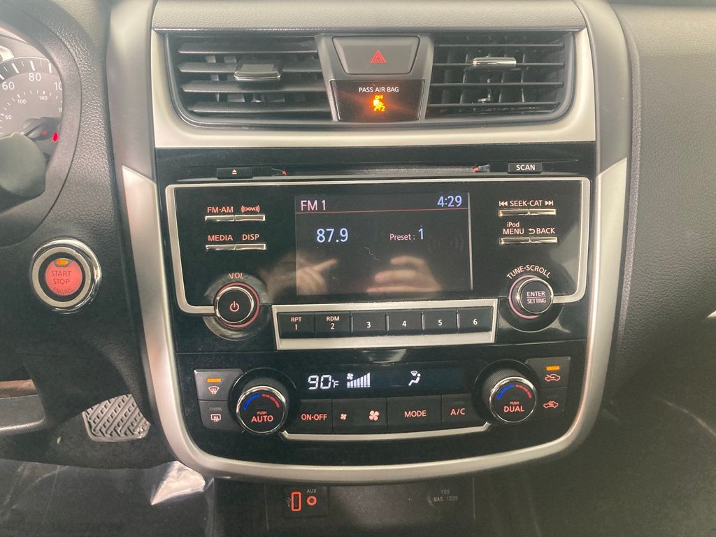 Used 2018 Nissan Altima SV with VIN 1N4AL3AP9JC245023 for sale in Elk River, Minnesota