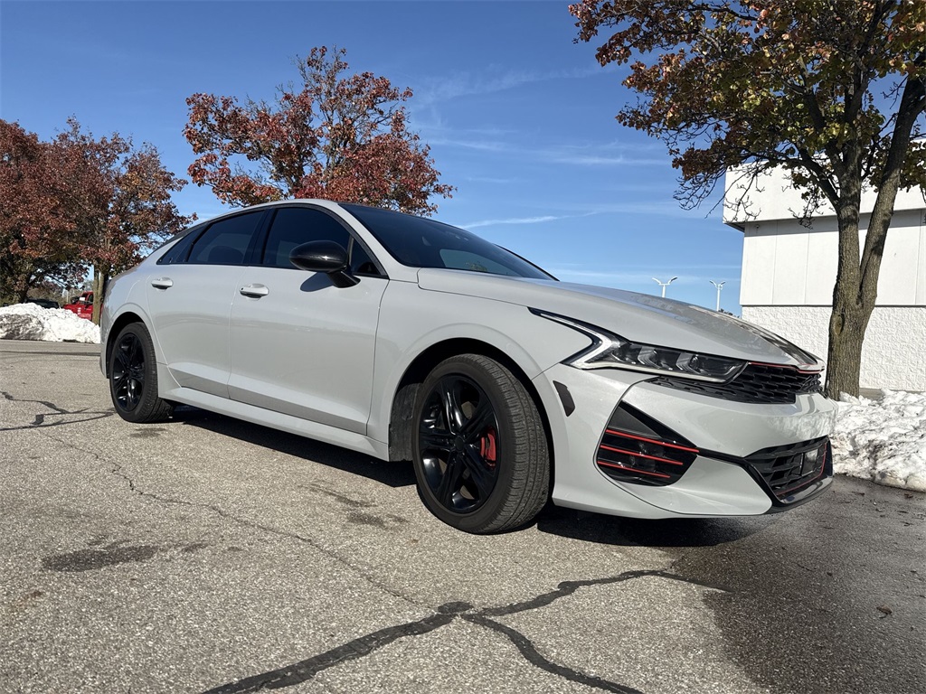 2024 Kia K5 GT-Line photo 2