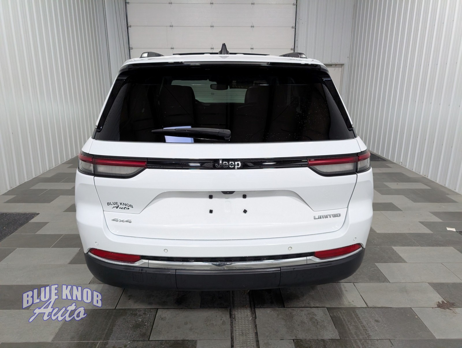 2023 Jeep Grand Cherokee Limited photo 3