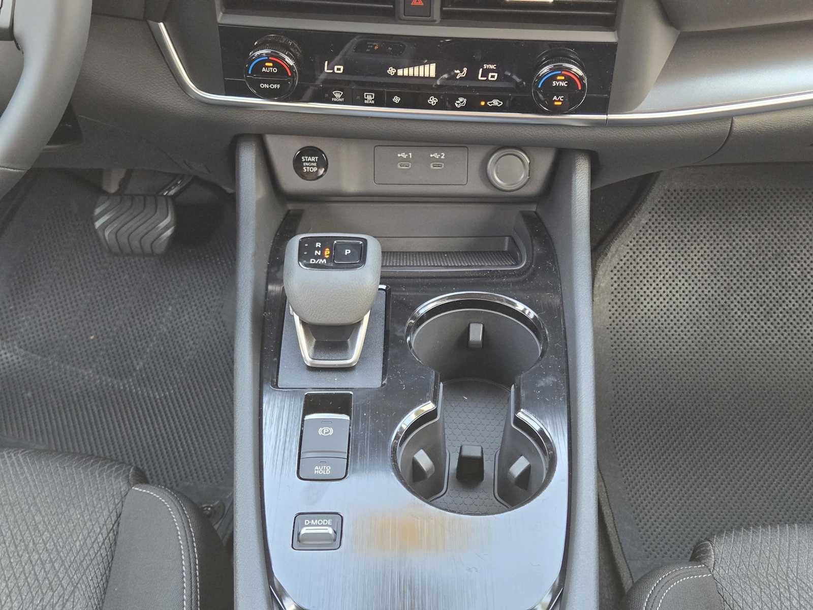 2026 Nissan Rogue SV photo 15