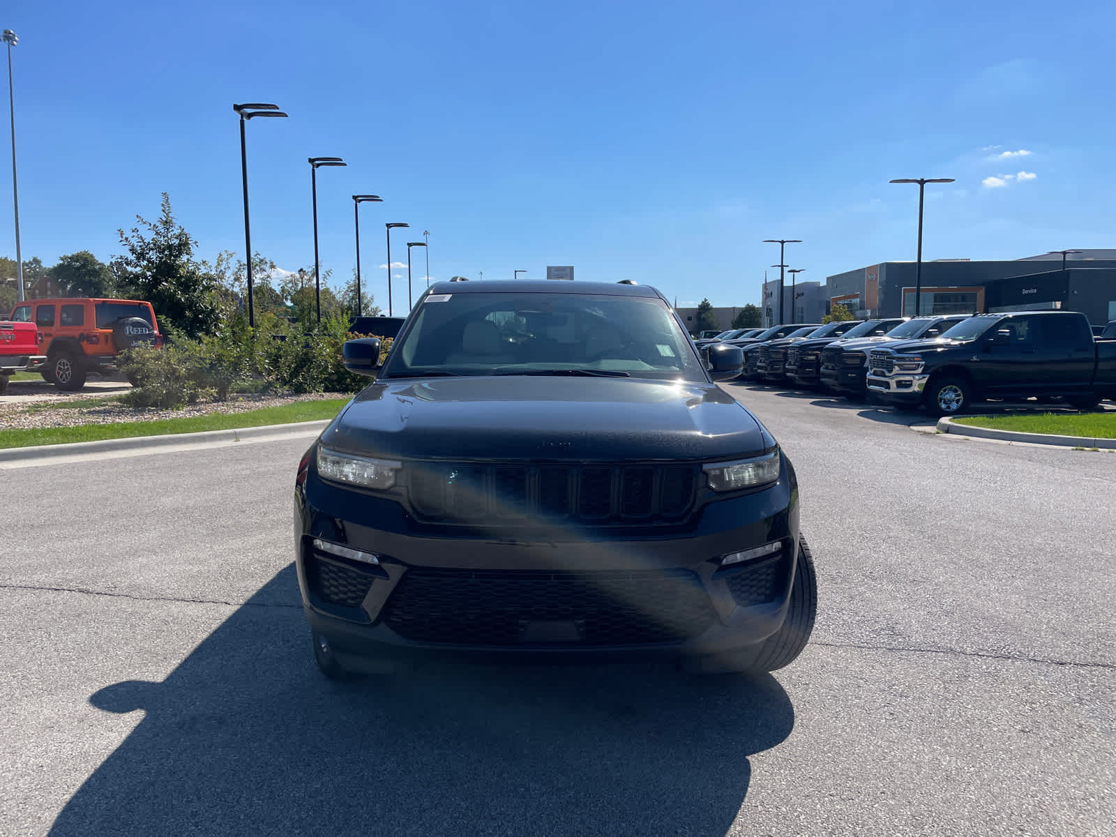 2025 Jeep Grand Cherokee Limited photo 3