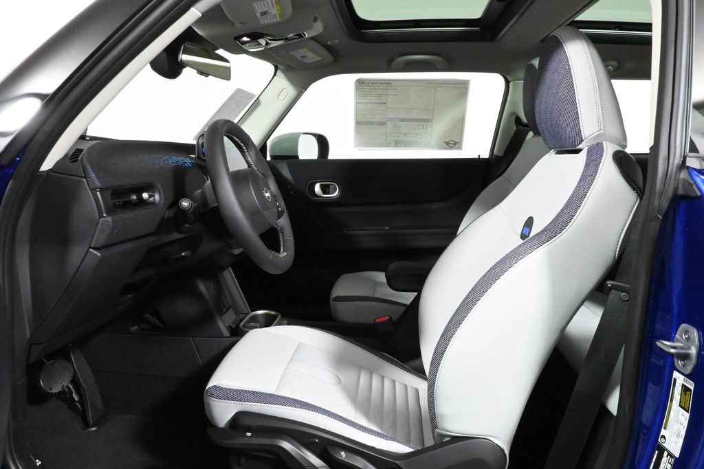 2025 Mini Cooper S Hardtop 2 Door photo 2