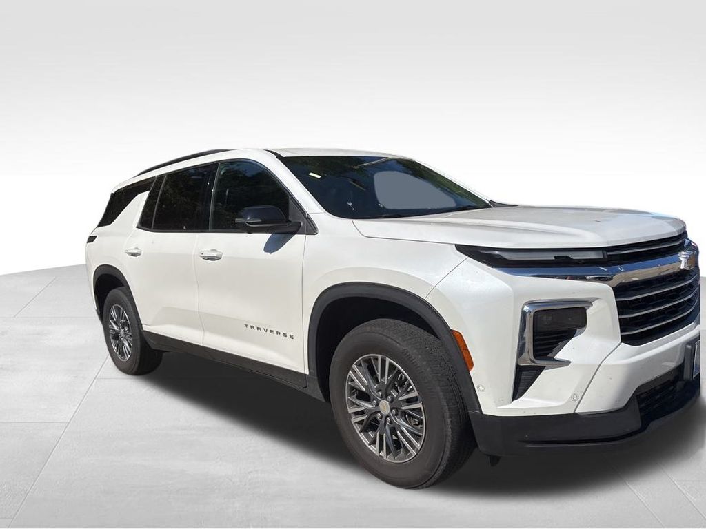 2024 Chevrolet Traverse photo 13