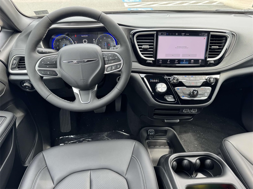 2025 Chrysler Pacifica photo 15