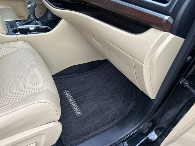 2015 Toyota Highlander Limited photo 38