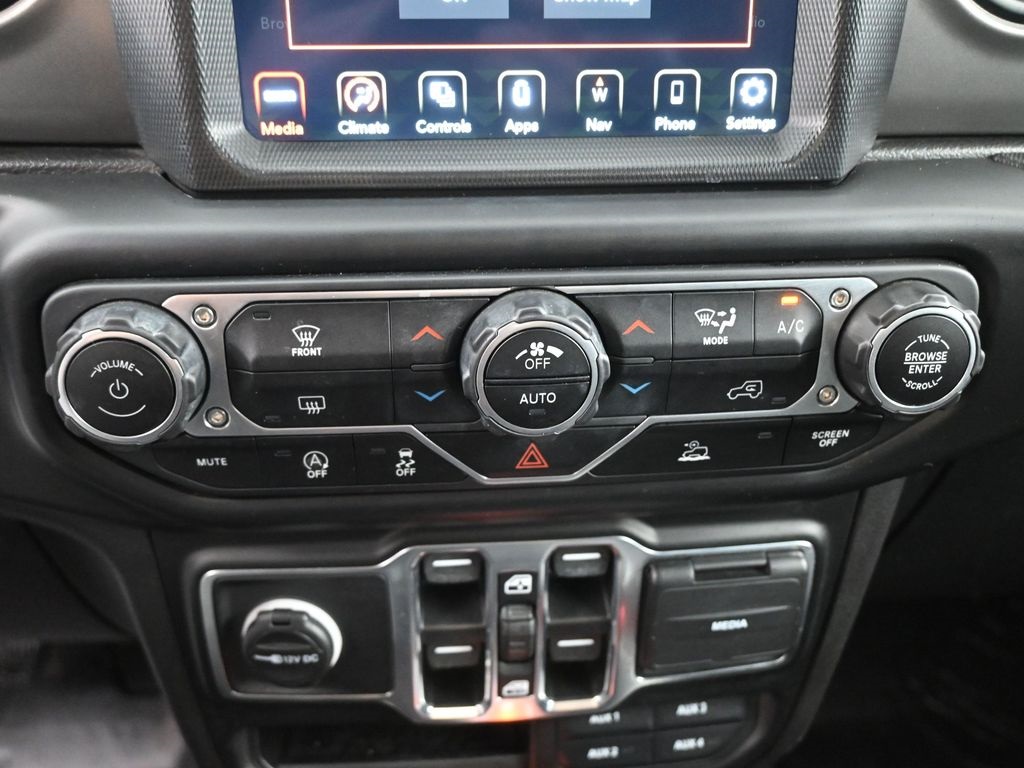2021 Jeep Gladiator Willys photo 6