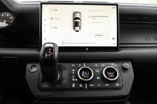 2025 Land Rover Defender 110 X-Dynamic SE photo 26