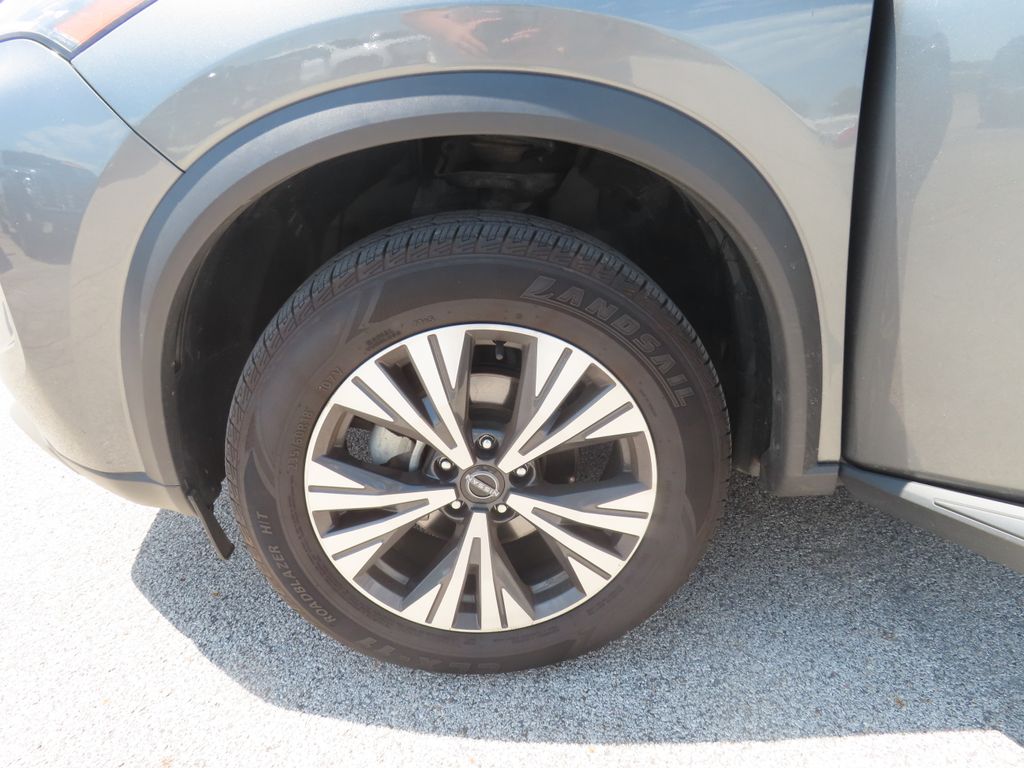 2023 Nissan Rogue SV photo 18