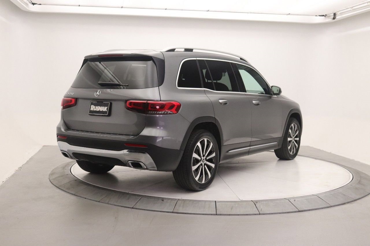 2022 Mercedes Benz GLB 250 photo 4