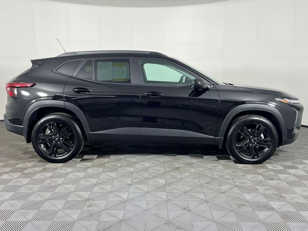 2025 Chevrolet Trax ACTIV photo 3