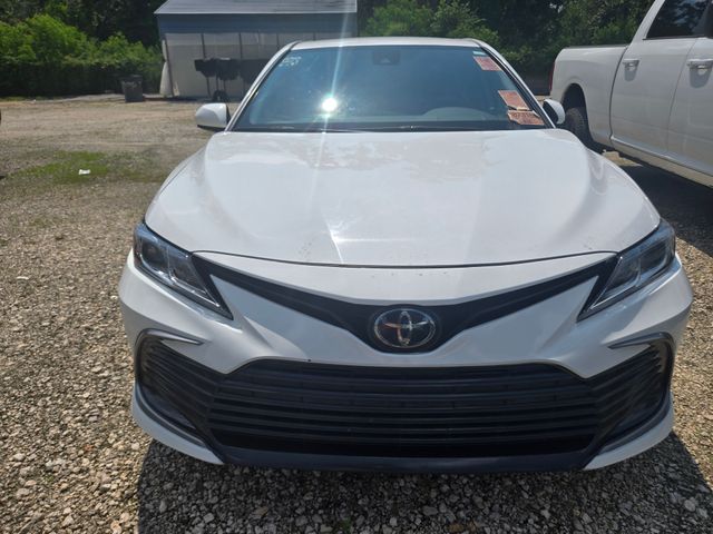 2023 Toyota Camry LE photo 2