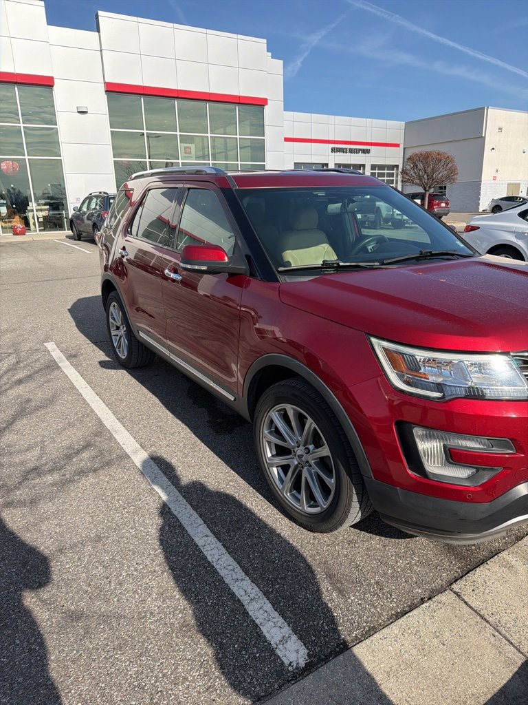 2017 Ford Explorer Limited's photo