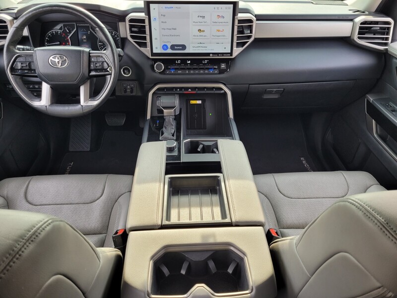 2022 Toyota Tundra Limited CrewMax photo 8