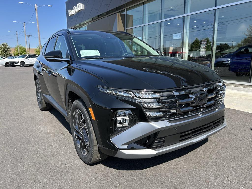 2025 Hyundai Tucson Hybrid Limited photo 2