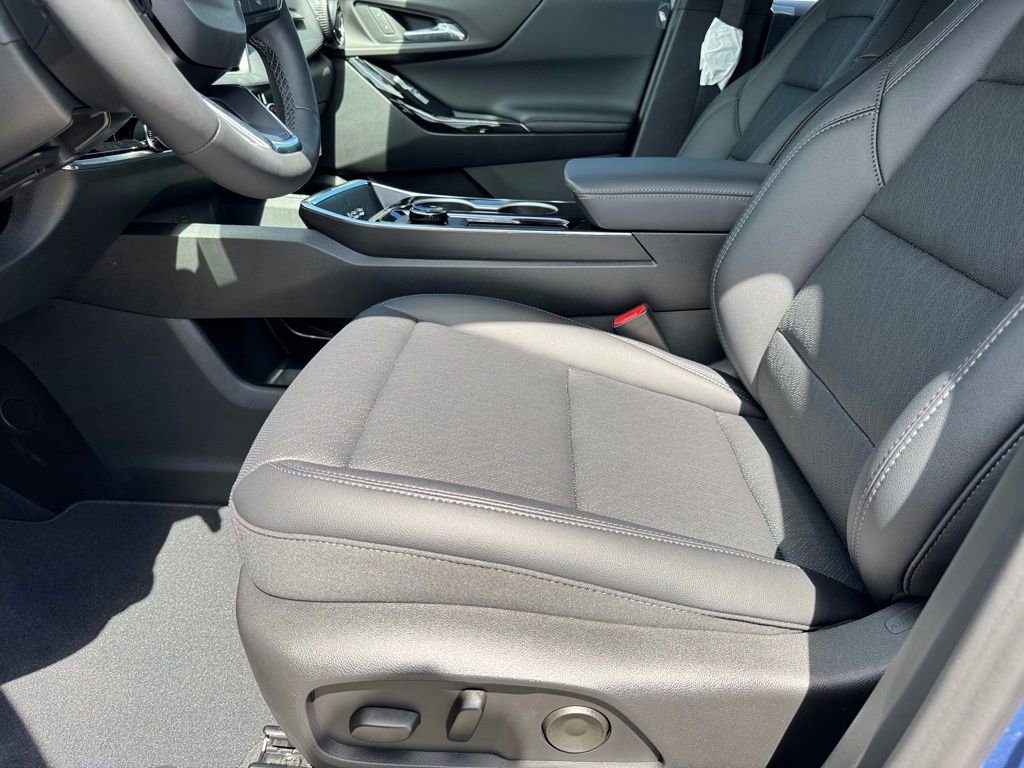 2026 Chevrolet Equinox LT photo 23