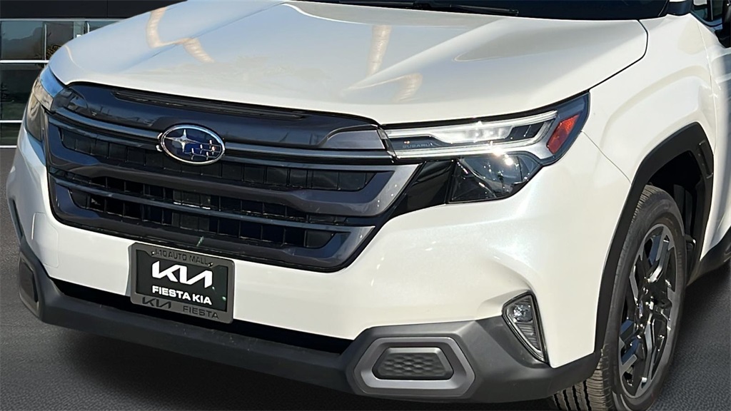 2025 Subaru Forester Limited photo 3