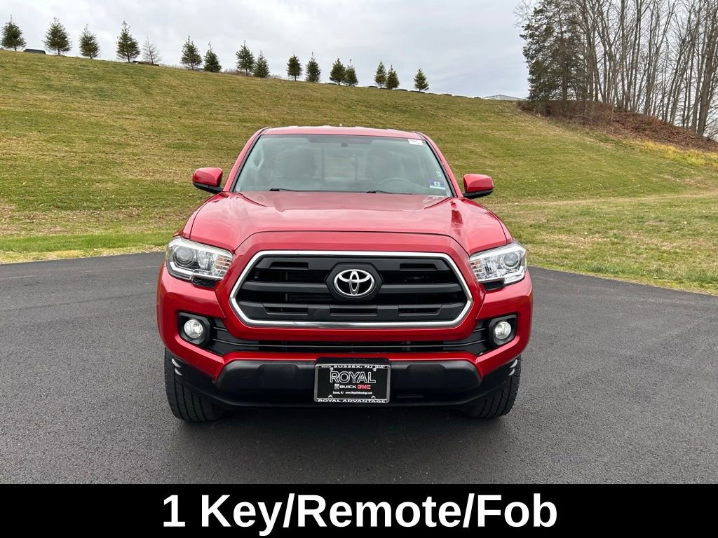 2017 Toyota Tacoma SR5 V6 photo 2