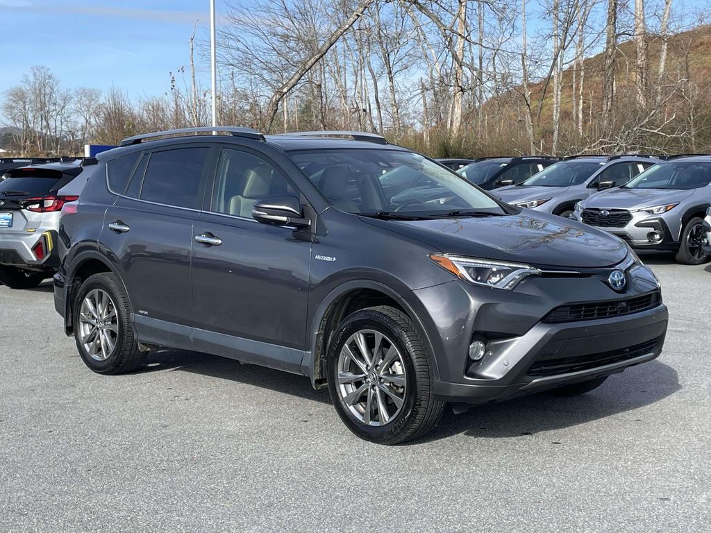 2017 Toyota RAV4 Limited's photo