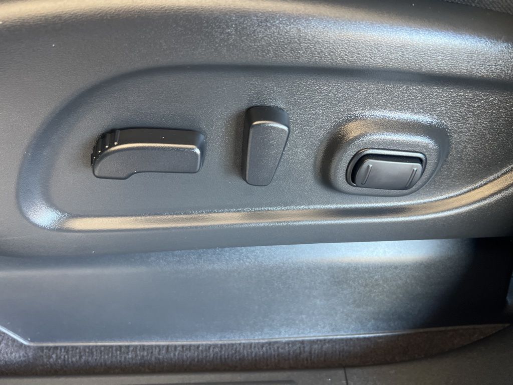 2024 Nissan Titan Crew Cab photo 41