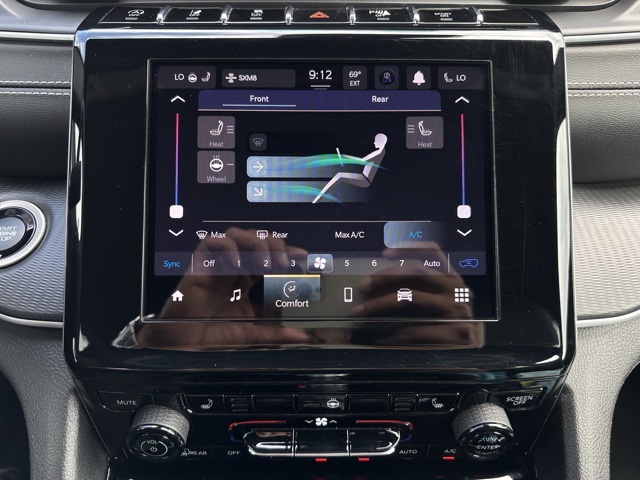 2023 Jeep Grand Cherokee Altitude photo 19