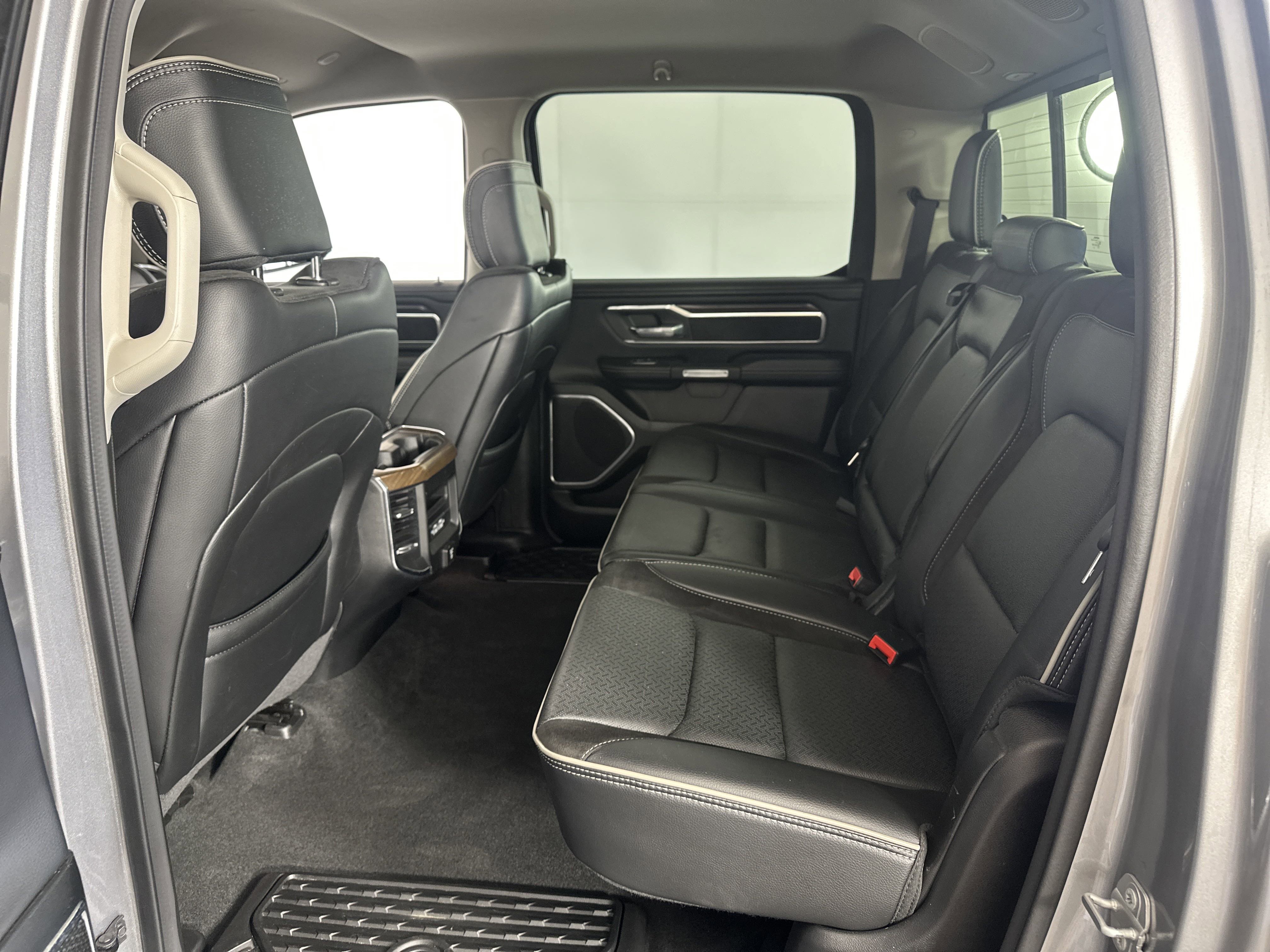 2022 Ram 1500 Laramie photo 9