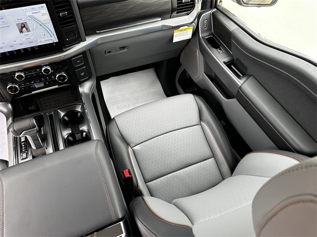 2025 Ford F-150 Lariat photo 16