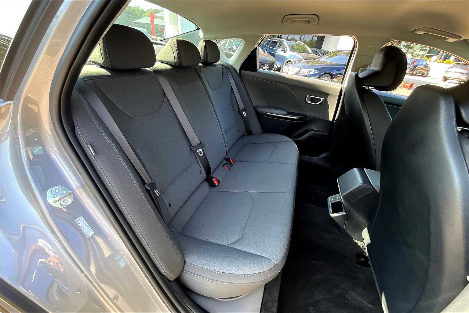 2025 Kia K4 LXS photo 17