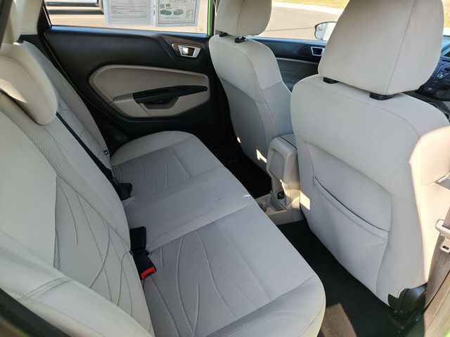 2014 Ford Fiesta SE photo 17