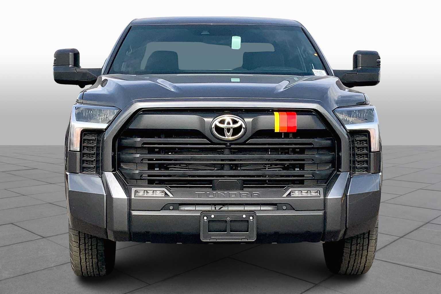 2026 Toyota Tundra SR5 CrewMax photo 3