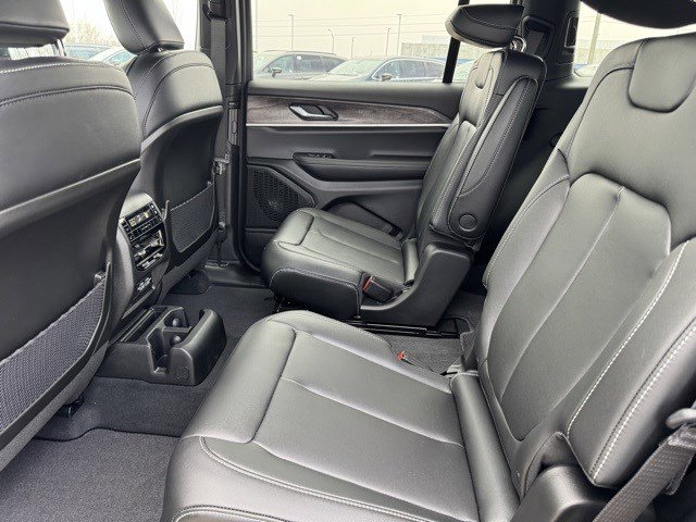 2025 Jeep Grand Cherokee Limited photo 25